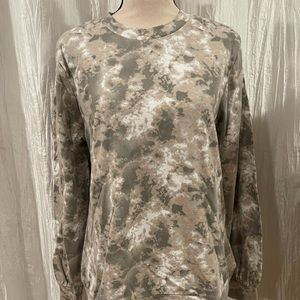 NWT Bobeau top Medium gray, tan and white